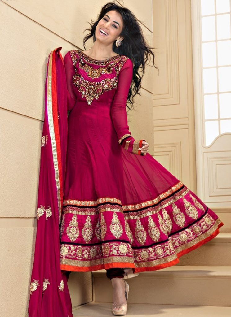 salwar suit for apple shaped body